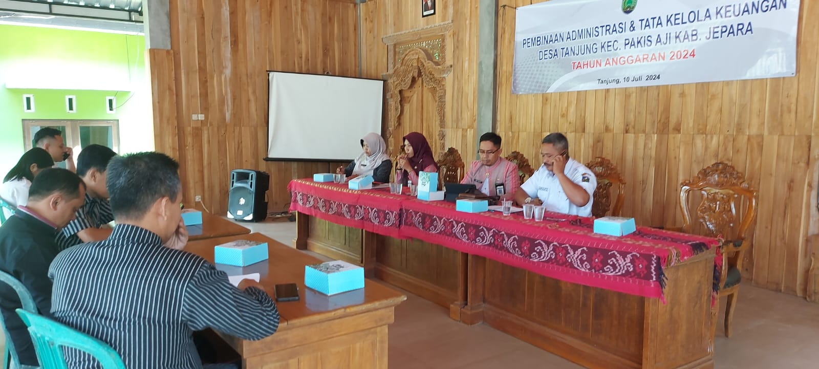 PEMBINAAN APARATUR PEMERINTAH DESA